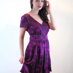 Banana Republic women's 100% silk V-Neck Purple Midi Dress